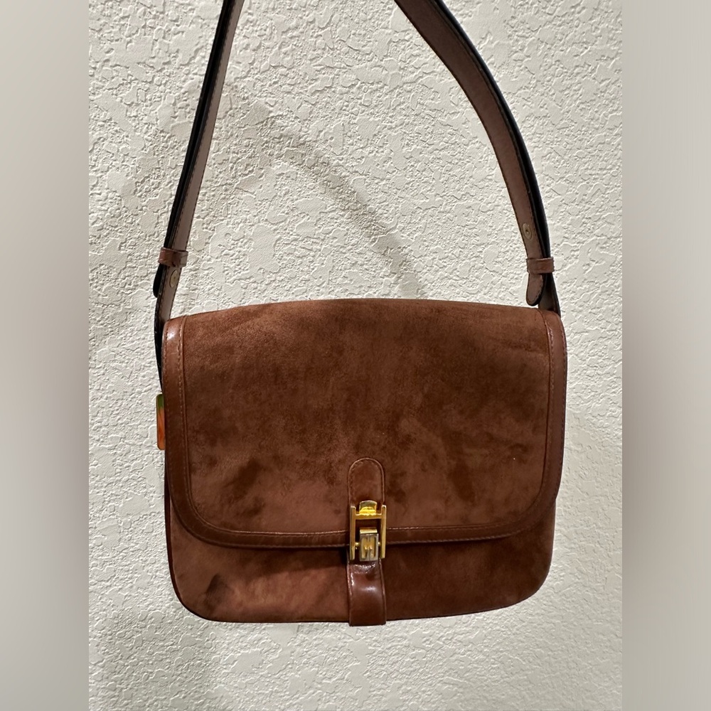 ❌ SOLD ❌Gucci vintage suede bag